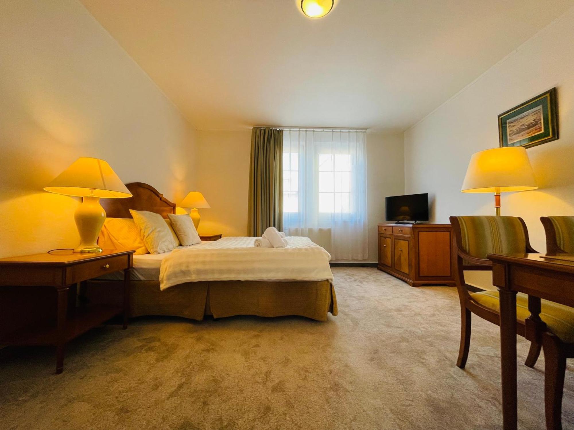 Hotel Majovey Жилина Екстериор снимка